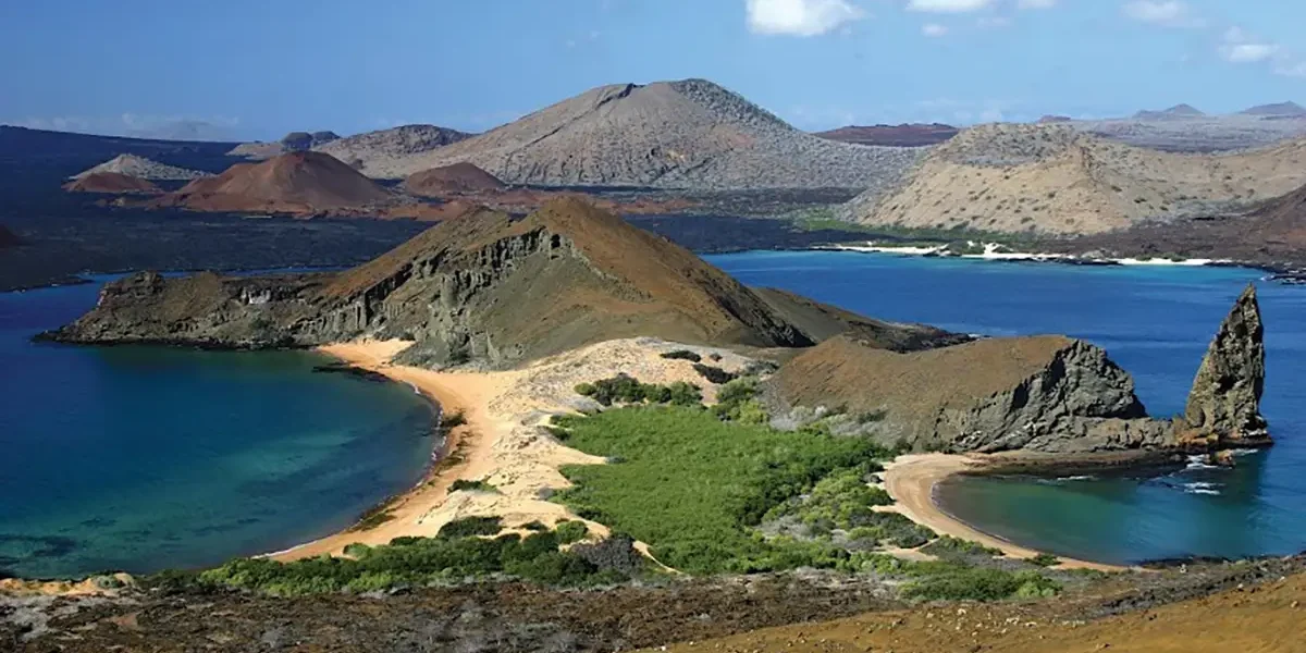 Ballestas Islands vs Galapagos: Compare and Decide