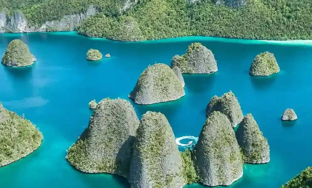 Wayag Island: Explore the Jewel of Raja Ampat